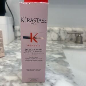 Kerastase Genesis Fortifying Serum - Pink and Red